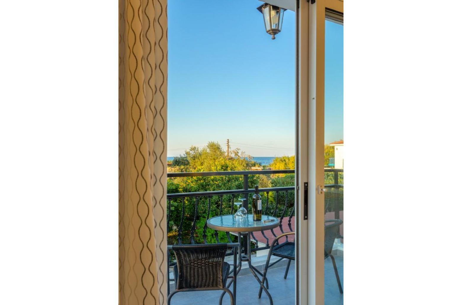 Sun Beach Villa Tria Polis Exterior photo