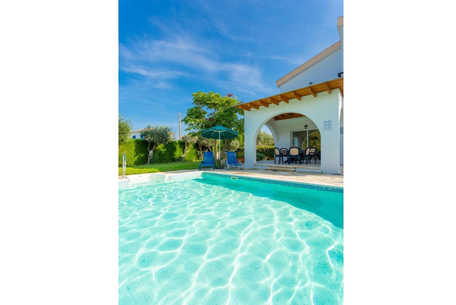 Sun Beach Villa Tria Polis Exterior photo