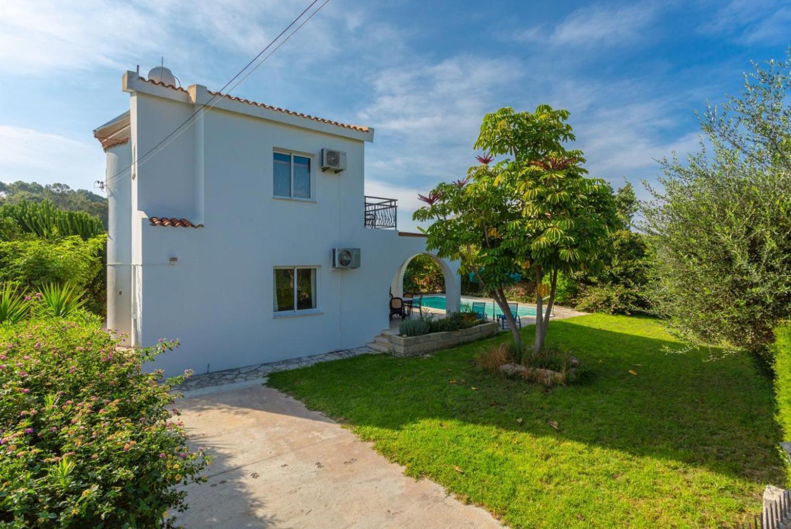 Sun Beach Villa Tria Polis Exterior photo