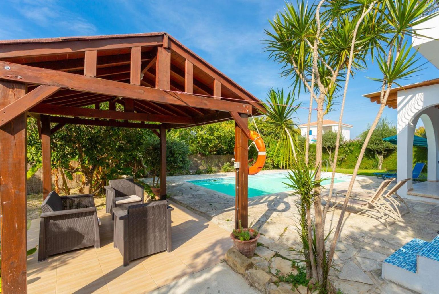 Sun Beach Villa Tria Polis Exterior photo
