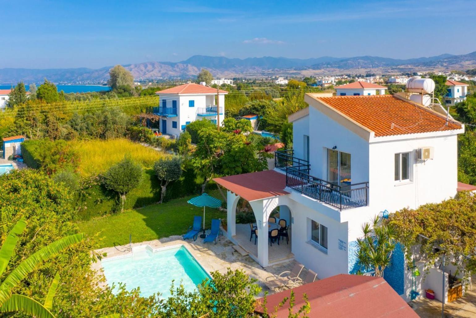 Sun Beach Villa Tria Polis Exterior photo