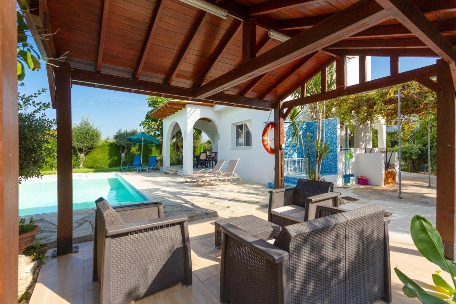 Sun Beach Villa Tria Polis Exterior photo